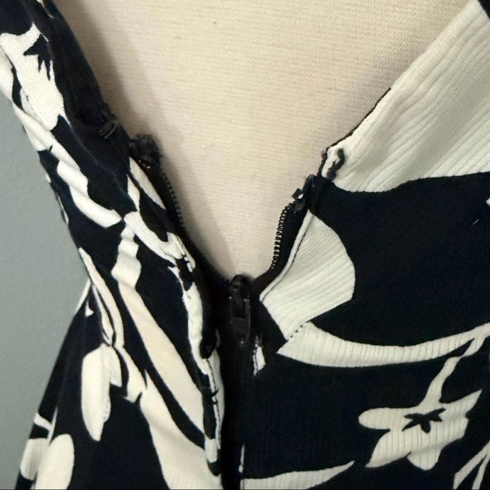 1970s vintage Dark Navy & White Floral Hawaiian Ja-Na Dress - Picture 9 of 9
